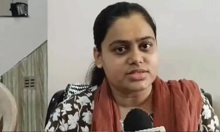 ట్రాఫిక్ ఆమె పాలిట ఓ వరం.. ఎయిర్ ఇండియా విమానం మిస్సైన భూమి చౌహాన్ ట్రాఫిక్ ఆమె పాలిట ఓ వరం.. ఎయిర్ ఇండియా విమానం మిస్సైన భూమి చౌహాన్