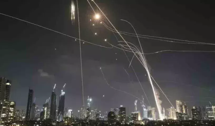 Iran-Israel War: ఇరాన్పై ఇజ్రాయెల్ భీకర దాడులు.. Iran-Israel War: ఇరాన్పై ఇజ్రాయెల్ భీకర దాడులు..
