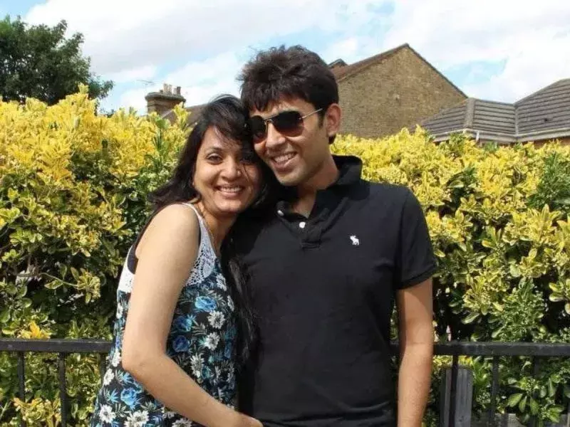 Plane Crash: భార్య అస్థికలు నర్మదానదిలో కలపడానికి వచ్చి దుర్మరణం.. Plane Crash: భార్య అస్థికలు నర్మదానదిలో కలపడానికి వచ్చి దుర్మరణం..