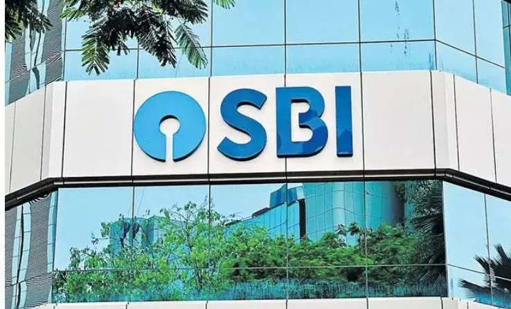 SBI: హోమ్లోన్ వడ్డీ రేట్లు తగ్గించిన ఎస్బీఐ SBI: హోమ్లోన్ వడ్డీ రేట్లు తగ్గించిన ఎస్బీఐ