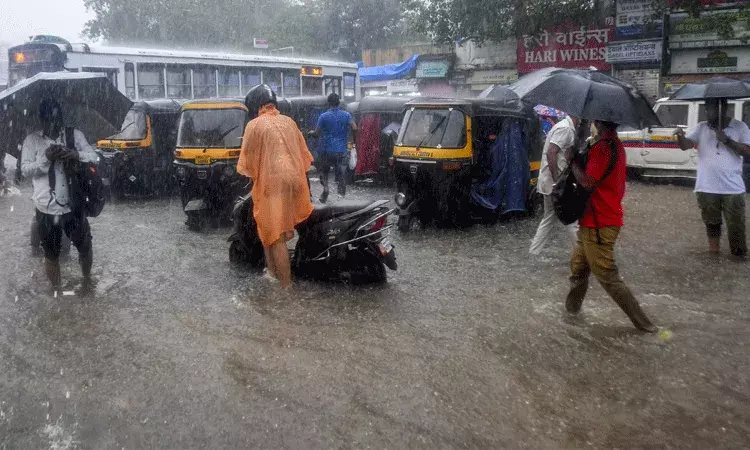 మహారాష్ట్రలో భారీ వర్షాలు.. ముంబైలో ఎల్లో అలర్ట్..