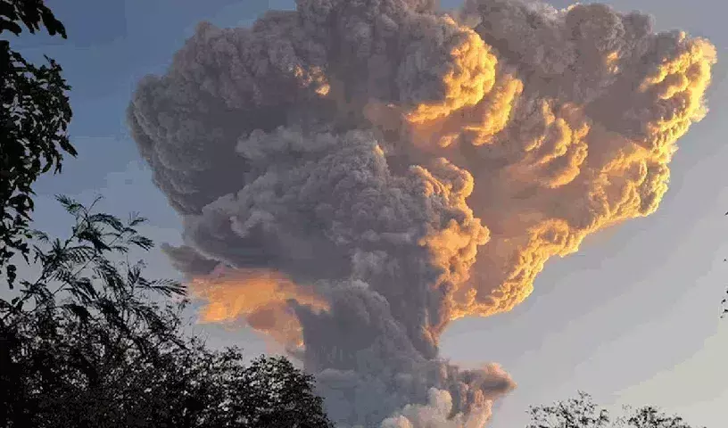 Air India: ఇండోనేసియాలో బద్దలైన అగ్నిపర్వతం..