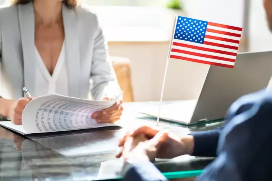 US Student Visa: అమెరికా విద్యార్థి వీసాలు మళ్లీ షురూ.. కానీ US Student Visa: అమెరికా విద్యార్థి వీసాలు మళ్లీ షురూ.. కానీ