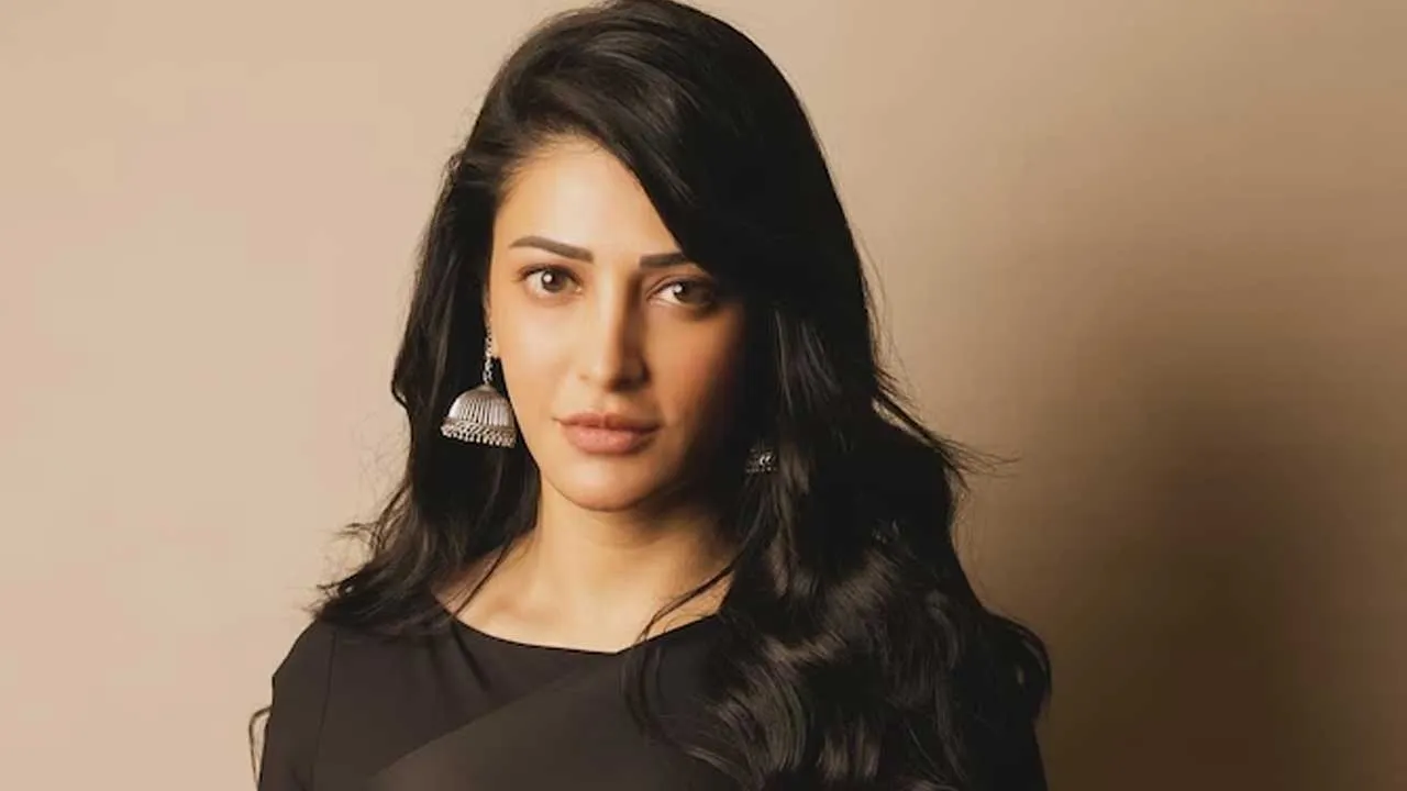 Shruti Haasan : మరో సర్జరీ చేయించుకుంటా Shruti Haasan : మరో సర్జరీ చేయించుకుంటా