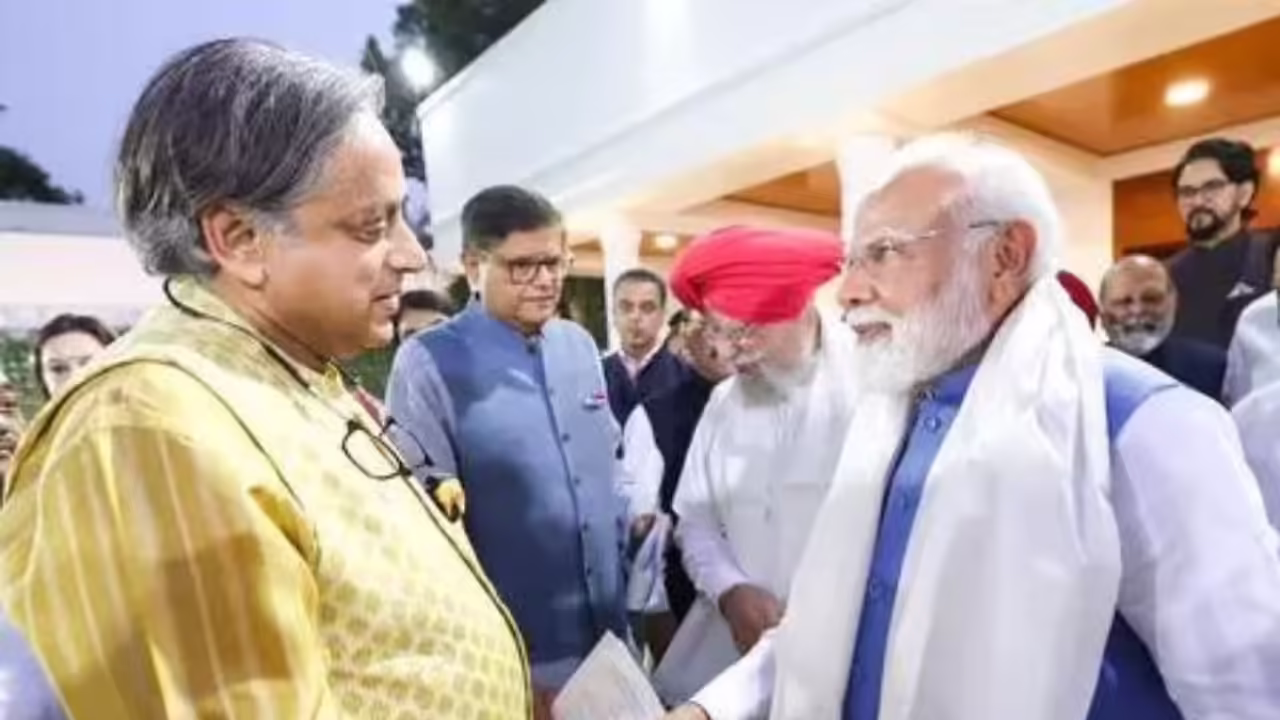 Shashi Tharoor: బీజేపీలో చేరికపై శశిథరూర్ కీలక వ్యాఖ్యలు Shashi Tharoor: బీజేపీలో చేరికపై శశిథరూర్ కీలక వ్యాఖ్యలు