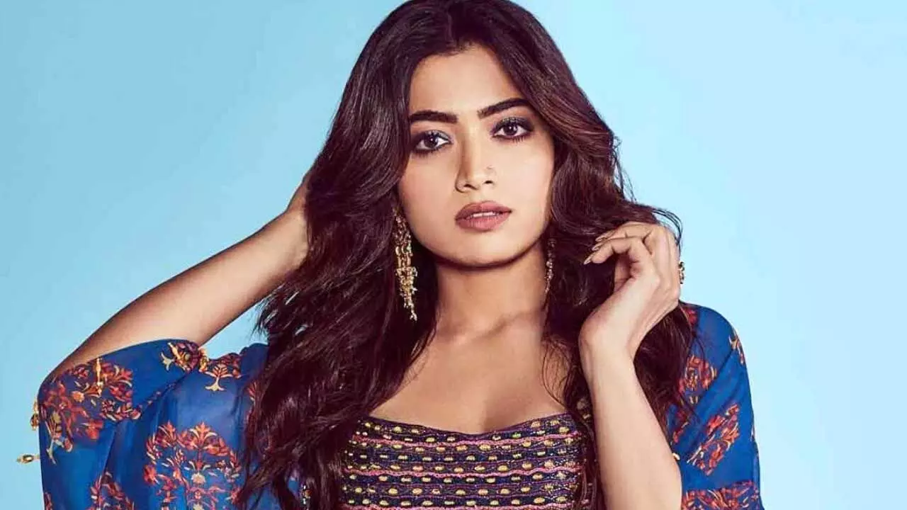 Rashmika : రష్మిక పట్టిందల్లా బంగారం Rashmika : రష్మిక పట్టిందల్లా బంగారం