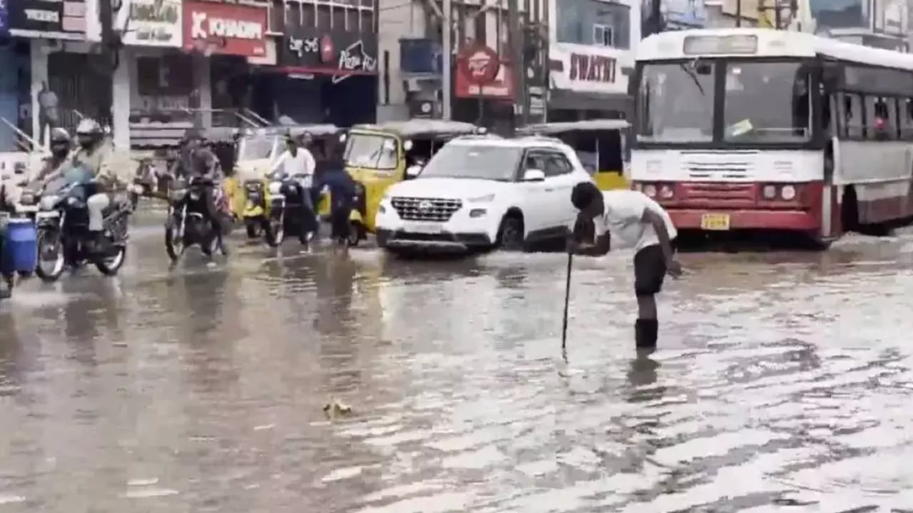 Telangana : 11 జిల్లాలకు ఎల్లో అలెక్ట్ Telangana : 11 జిల్లాలకు ఎల్లో అలెక్ట్