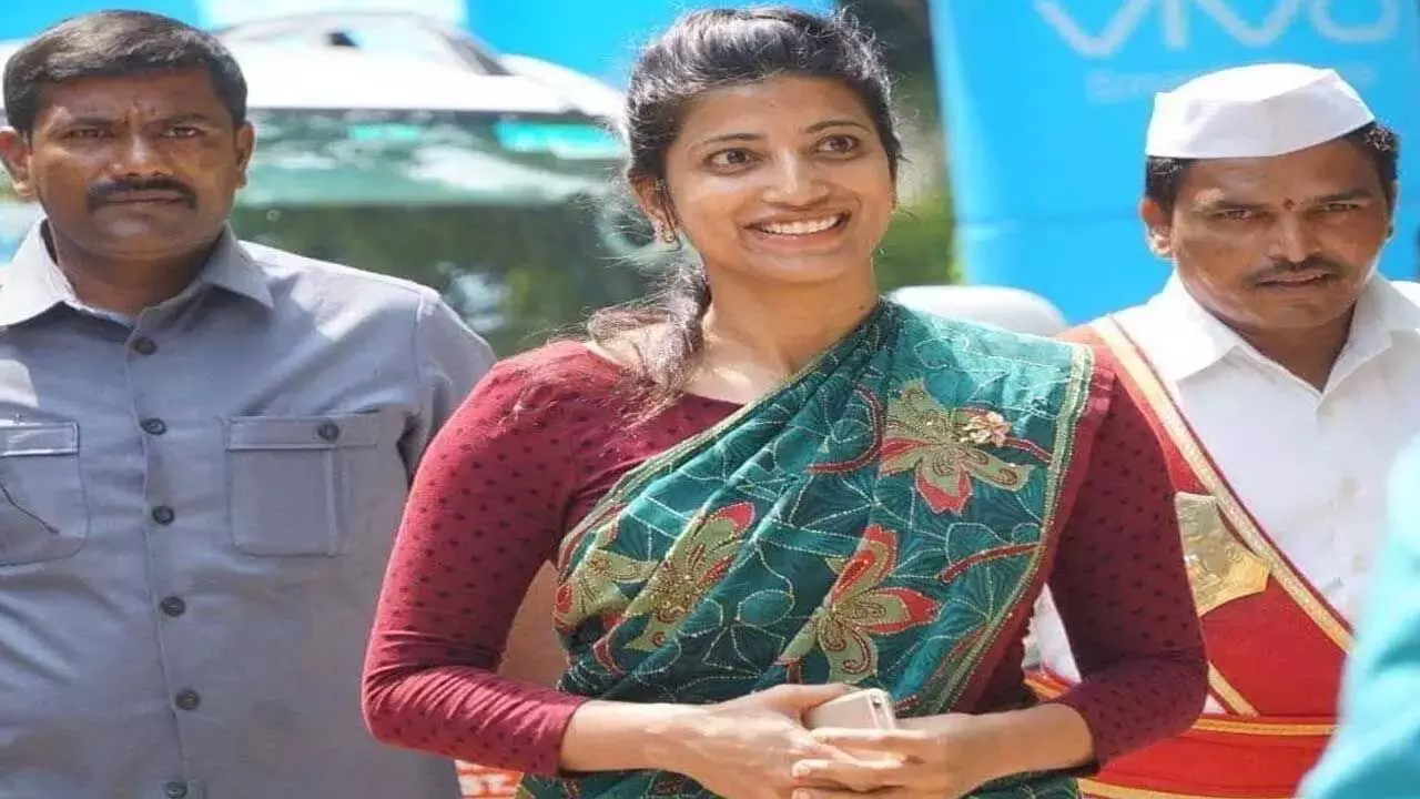 IAS Officer Amrapali : తెలంగాణకు తిరిగి అమ్రపాలి కేటాయింపు IAS Officer Amrapali : తెలంగాణకు తిరిగి అమ్రపాలి కేటాయింపు