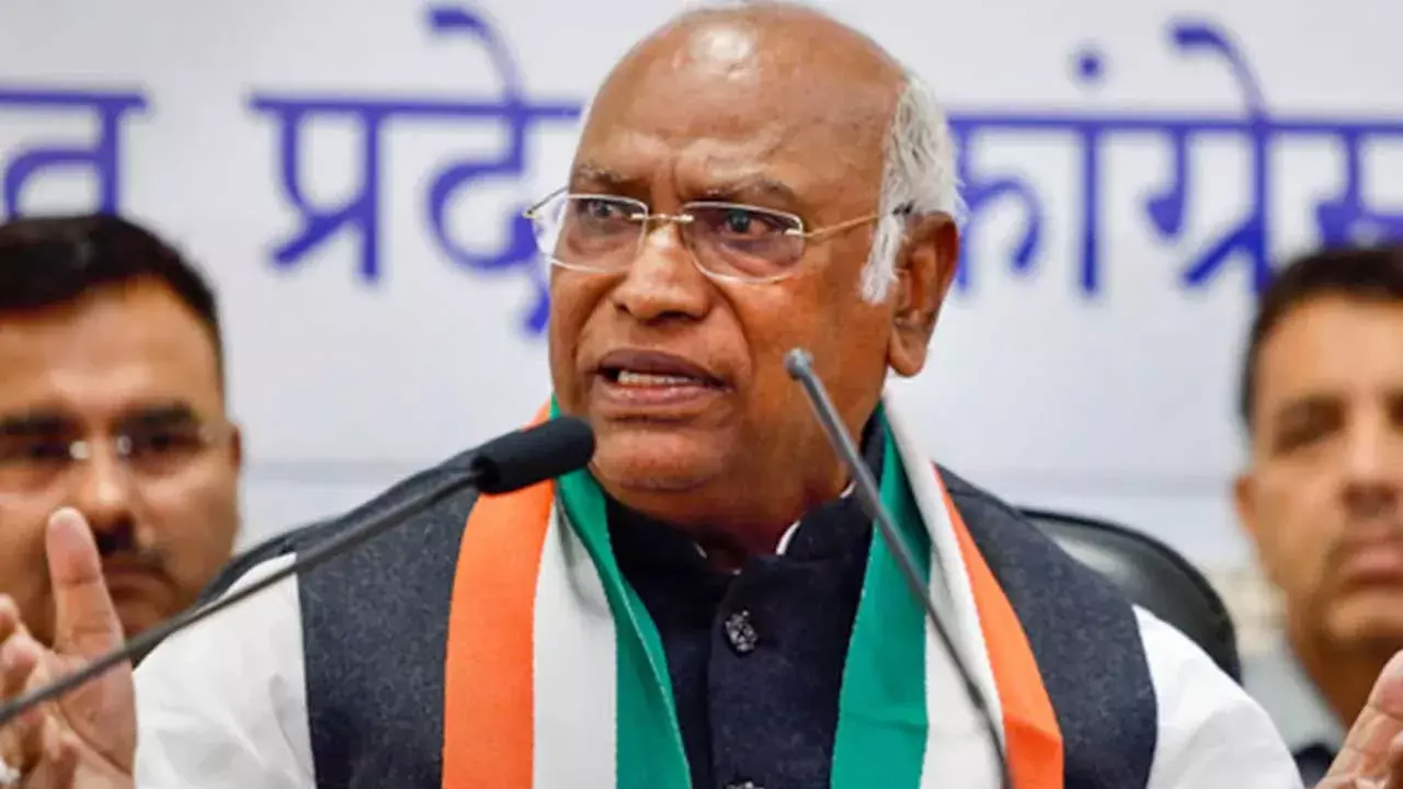 Mallikarjun Kharge : జులై 4న హైదరాబాద్ కు ఖర్గే