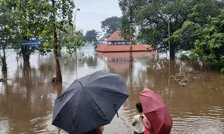 కేరళలో వర్షాలు: ఎనిమిది జిల్లాలకు ఐఎండీ ఆరెంజ్ అలర్ట్ జారీ కేరళలో వర్షాలు: ఎనిమిది జిల్లాలకు ఐఎండీ ఆరెంజ్ అలర్ట్ జారీ