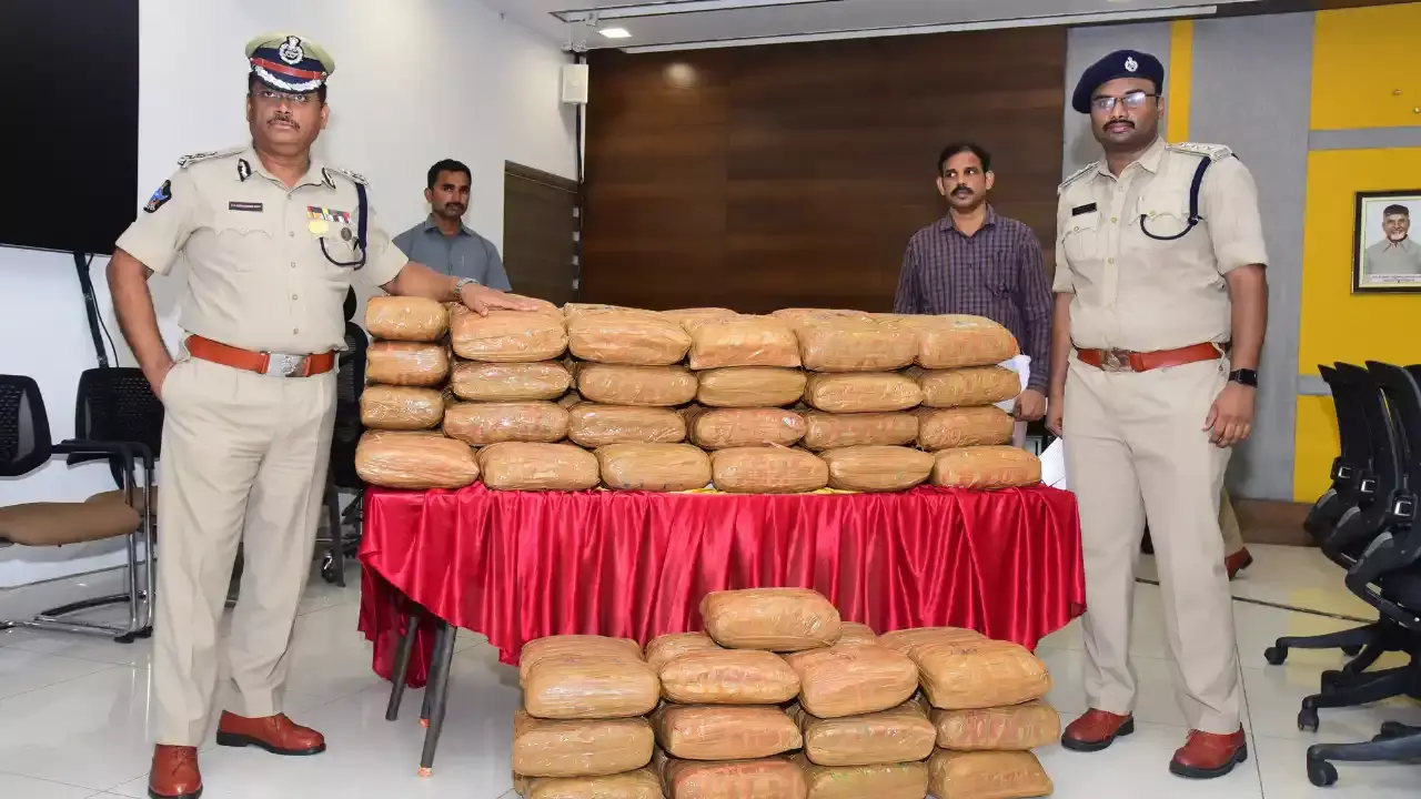 AP : గంజాయి కేసులలో ఇద్ధరు నిందితుల అరెస్ట్