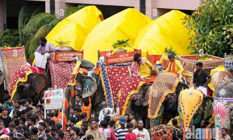 జగన్నాథ రథయాత్రలో ఏనుగుల బీభత్సం.. భయాందోళనలో భక్తులు..