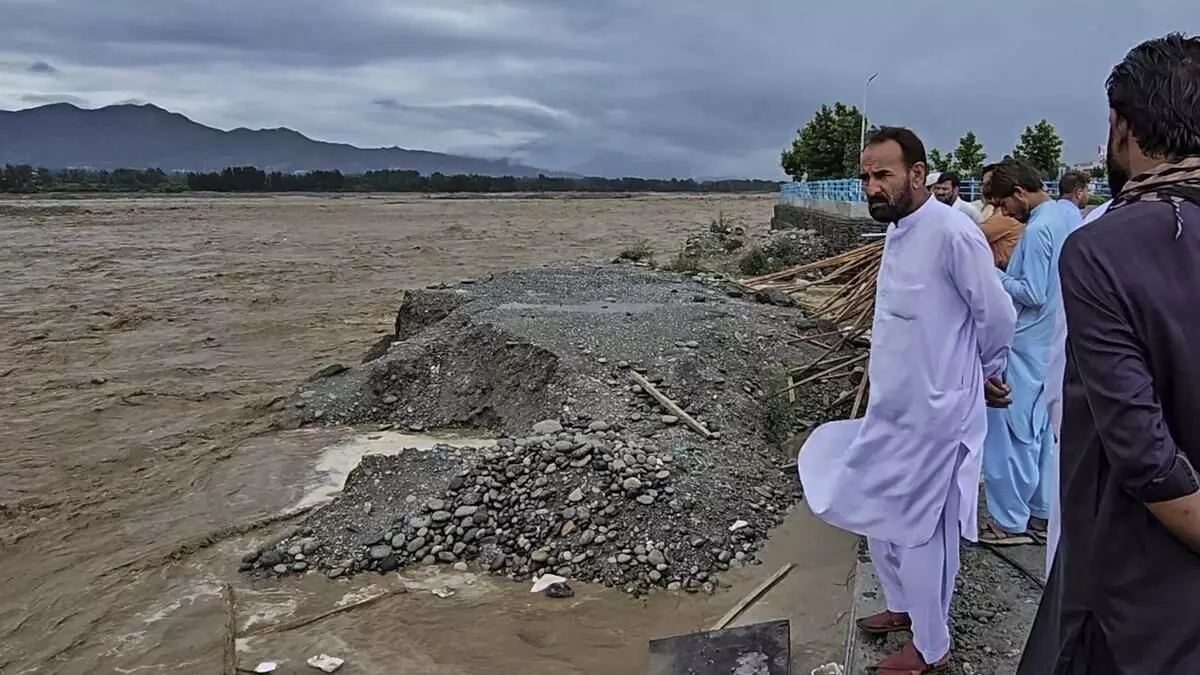Pakistan Heavy Floods: పాకిస్థాన్లో భారీ వరదలు.. వందల మంది గల్లంతు.. Pakistan Heavy Floods: పాకిస్థాన్లో భారీ వరదలు.. వందల మంది గల్లంతు..