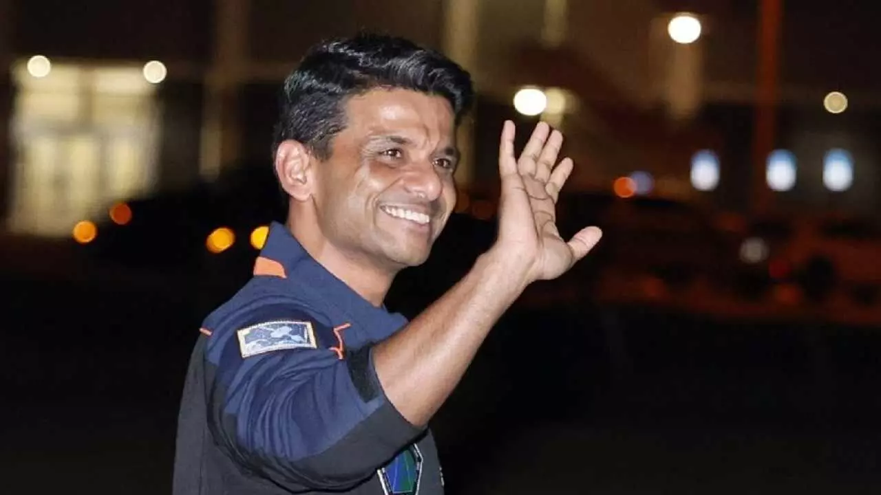 Shubhamshu Shukla : నడవడం, తినడం నేర్చుకున్నా : శుభాంశు శుక్లా Shubhamshu Shukla : నడవడం, తినడం నేర్చుకున్నా : శుభాంశు శుక్లా
