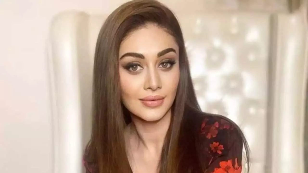 Shefali Jariwala : బాలీవుడ్లో విషాదం .. గుండె పోటుతో షఫాలీ జరివాలా మృతి Shefali Jariwala : బాలీవుడ్లో విషాదం .. గుండె పోటుతో షఫాలీ జరివాలా మృతి