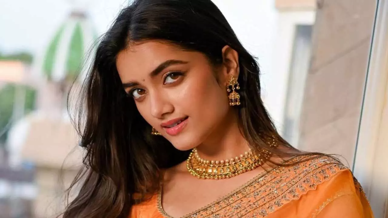 Bhagyashree Borse : ఒక్క హిట్టు పడ్డా దూసుకెళ్లడం పక్కా Bhagyashree Borse : ఒక్క హిట్టు పడ్డా దూసుకెళ్లడం పక్కా