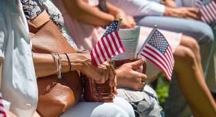 US: సోషల్ మీడియా వివరాలు లేనివారికి  నో వీసా !