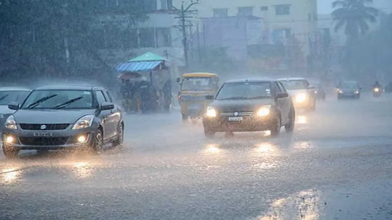 Telangana : రానున్న మూడు రోజుల్లో మోస్తరు నుంచి భారీ వర్షాలు