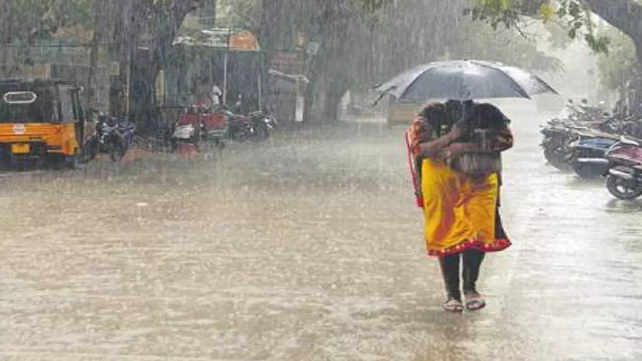 Telangana Rain Forecast: మూడురోజుల పాటు వర్ష సూచన Telangana Rain Forecast: మూడురోజుల పాటు వర్ష సూచన
