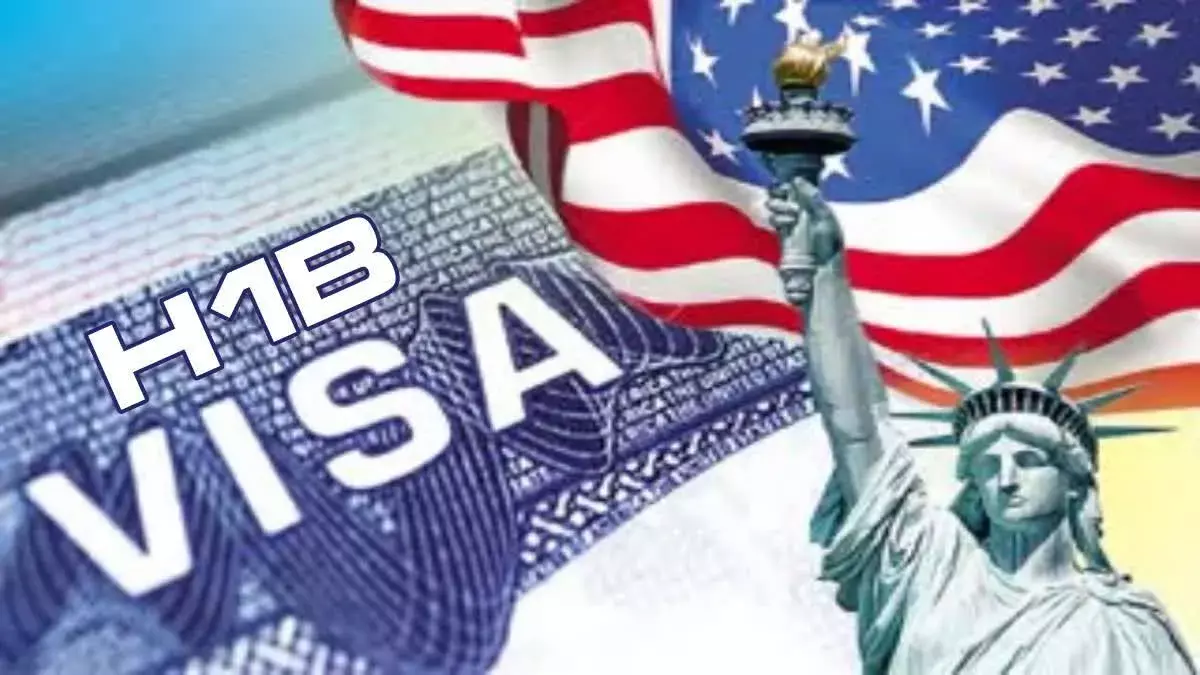 H1B VISA HIRING: హెచ్-1బీ జాబ్స్ భర్తీలో బ్యాంకింగ్, టెలికాం దూకుడు- వెనుకంజలో టెక్ దిగ్గజాలు H1B VISA HIRING: హెచ్-1బీ జాబ్స్ భర్తీలో బ్యాంకింగ్, టెలికాం దూకుడు- వెనుకంజలో టెక్ దిగ్గజాలు