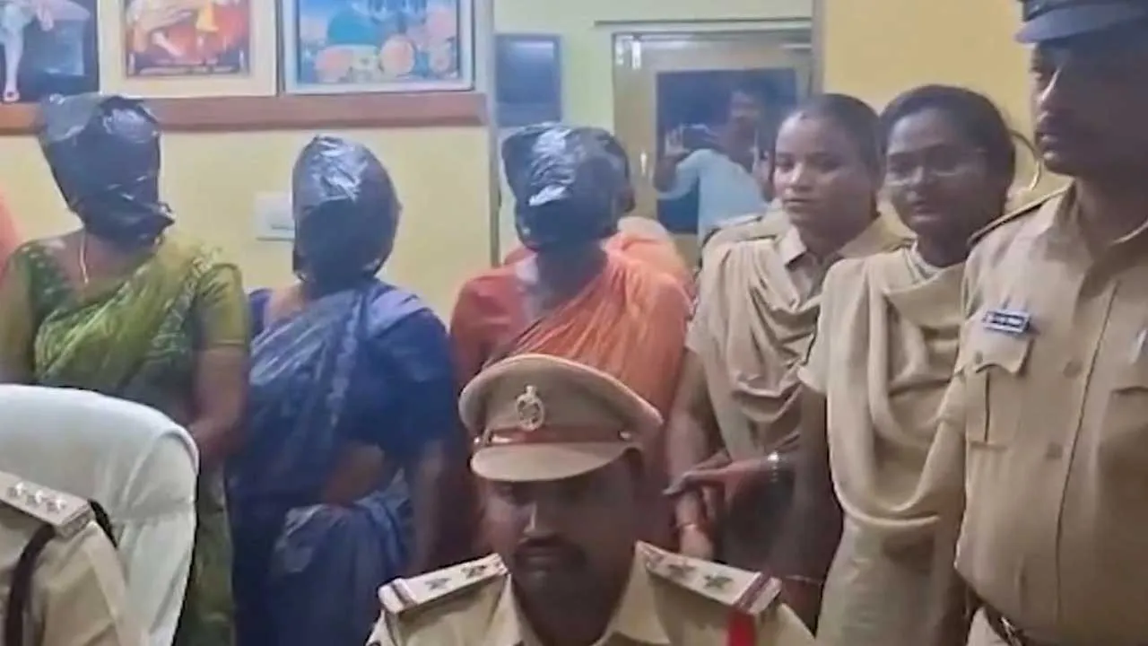 Chittoor District : ప్రియురాలి మోజులో భార్యని కడతేర్చాడు