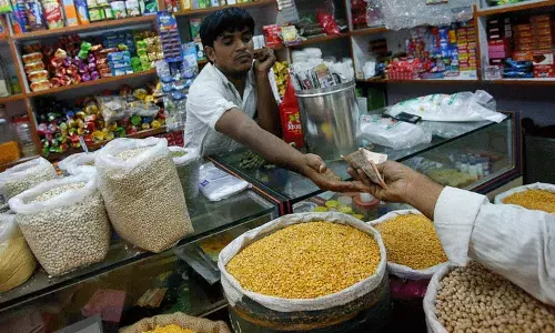 నిత్యావసర వస్తువులపై తగ్గిన పన్ను భారం.. భారీగా తగ్గనున్న జీఎస్టీ..