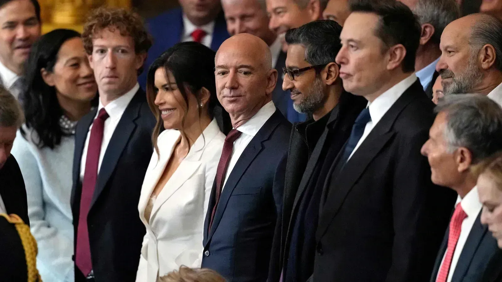 Mark Zuckerberg: ట్రంప్ సీక్రెట్ మిలిటరీ మీటింగ్లోకి జుకర్బర్గ్.. Mark Zuckerberg: ట్రంప్ సీక్రెట్ మిలిటరీ మీటింగ్లోకి జుకర్బర్గ్..