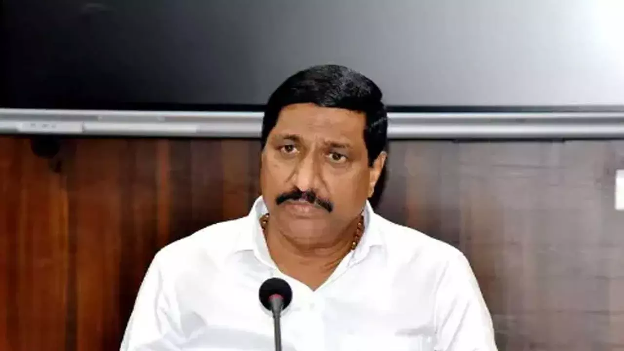 AP Minister Janardhan : సుపరిపాలన కోసం బాబు.. విధ్వంసం కోసం జగన్ AP Minister Janardhan : సుపరిపాలన కోసం బాబు.. విధ్వంసం కోసం జగన్