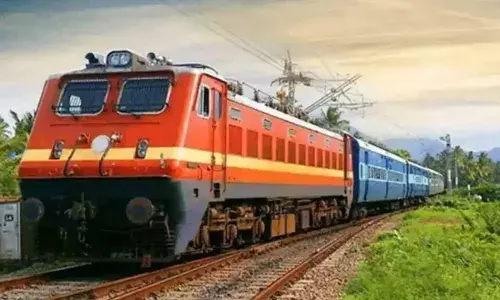 Special Trains : తీర్ధ యాత్రలకు వెళ్ళే వారికోసం ప్రత్యేక రైళ్లు Special Trains : తీర్ధ యాత్రలకు వెళ్ళే వారికోసం ప్రత్యేక రైళ్లు