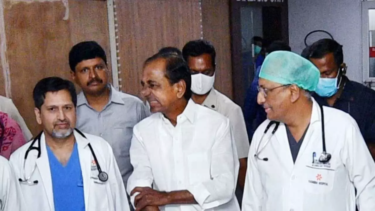 KCR : కేసీఆర్ కు అనారోగ్యం.. డాక్టర్లు ఏమన్నారంటే..? KCR : కేసీఆర్ కు అనారోగ్యం.. డాక్టర్లు ఏమన్నారంటే..?