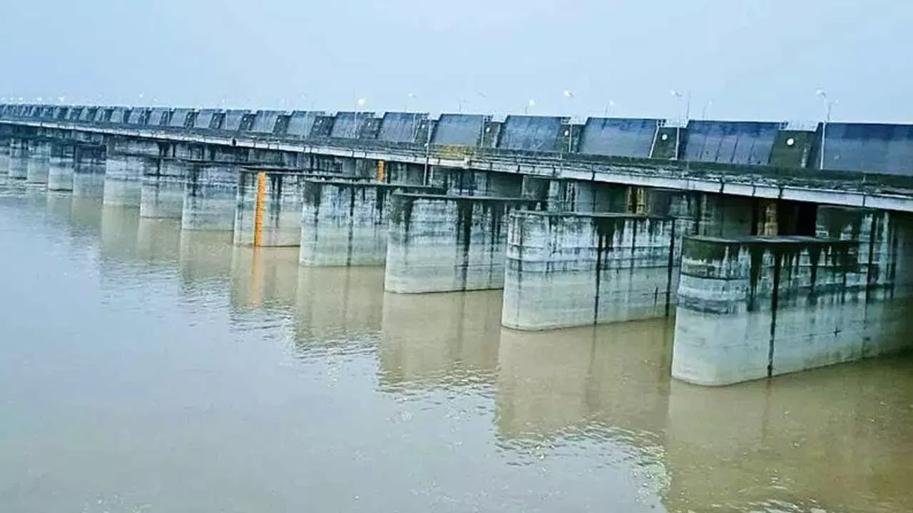 Medigadda Barrage : మేడిగడకు పోటెతిన వరద Medigadda Barrage : మేడిగడకు పోటెతిన వరద
