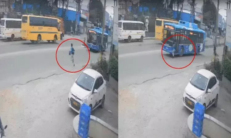 Bangalore: కాలేజీ బస్సు వెళిపోతోందని రోడ్డు మీద పరిగెట్టాడు.. అంతలోనే.. Bangalore: కాలేజీ బస్సు వెళిపోతోందని రోడ్డు మీద పరిగెట్టాడు.. అంతలోనే..
