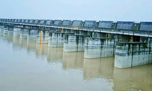 Medigadda Barrage : మేడిగడకు పోటెతిన వరద Medigadda Barrage : మేడిగడకు పోటెతిన వరద
