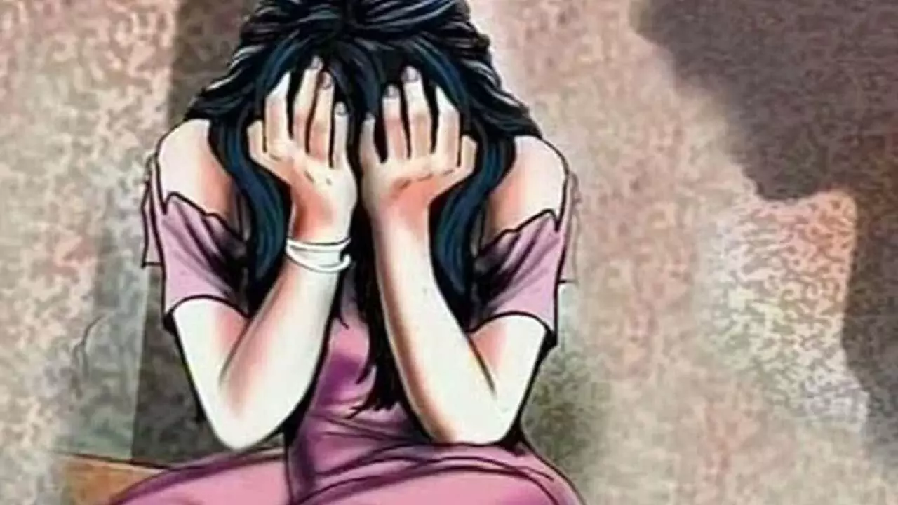 POCSO Case : నెల్లూరులో దారుణం.. పదవ తరగతి విద్యార్థినిపై అత్యాచారం POCSO Case : నెల్లూరులో దారుణం.. పదవ తరగతి విద్యార్థినిపై అత్యాచారం