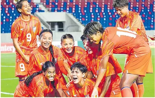 hockey: భారత మహిళల ఫుట్బాల్ జట్టు జైత్రయాత్ర hockey: భారత మహిళల ఫుట్బాల్ జట్టు జైత్రయాత్ర