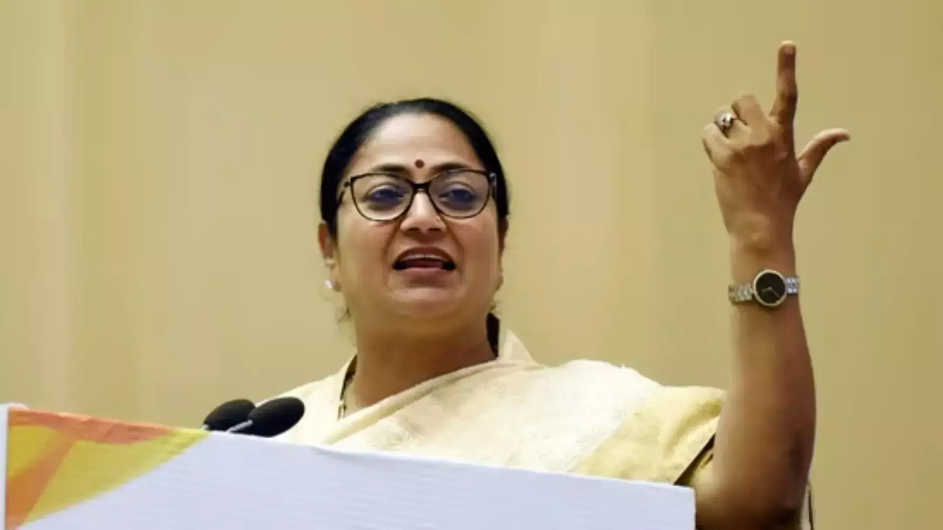 Delhi: వెహికల్ రూల్స్పై సుప్రీంకోర్టుకు వెళ్లాలని ఢిల్లీ సర్కార్ నిర్ణయం Delhi: వెహికల్ రూల్స్పై సుప్రీంకోర్టుకు వెళ్లాలని ఢిల్లీ సర్కార్ నిర్ణయం