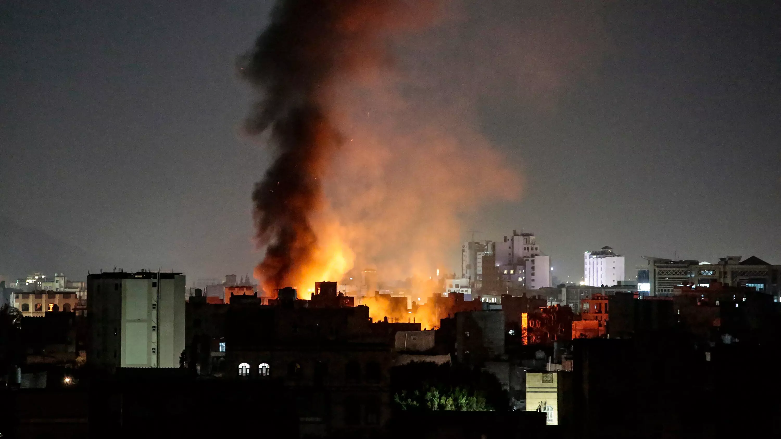 Israel-Houthi: హౌతీ రెబల్స్ లక్ష్యంగా ఇజ్రాయెల్ దాడులు.. Israel-Houthi: హౌతీ రెబల్స్ లక్ష్యంగా ఇజ్రాయెల్ దాడులు..