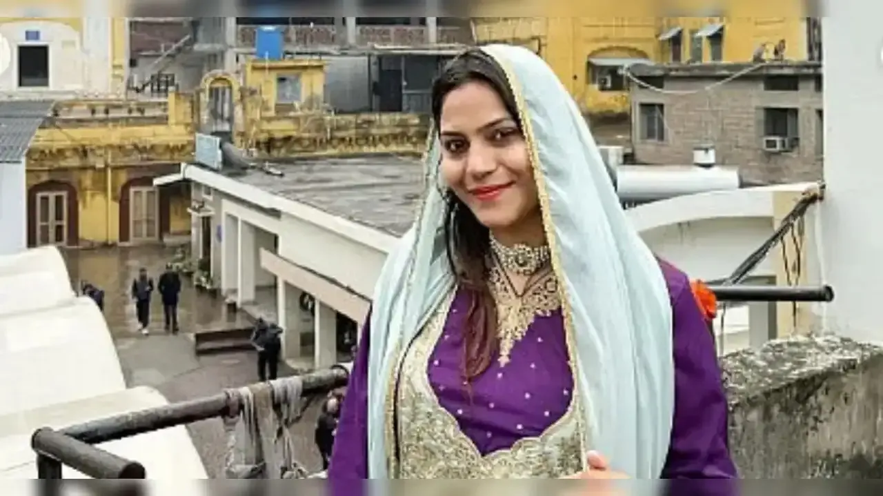 Jyoti Malhotra : కేరళ పర్యాటక ప్రచారంలో జ్యోతి మల్హోత్రా సర్కార్ రాచమర్యాదలు! Jyoti Malhotra : కేరళ పర్యాటక ప్రచారంలో జ్యోతి మల్హోత్రా సర్కార్ రాచమర్యాదలు!