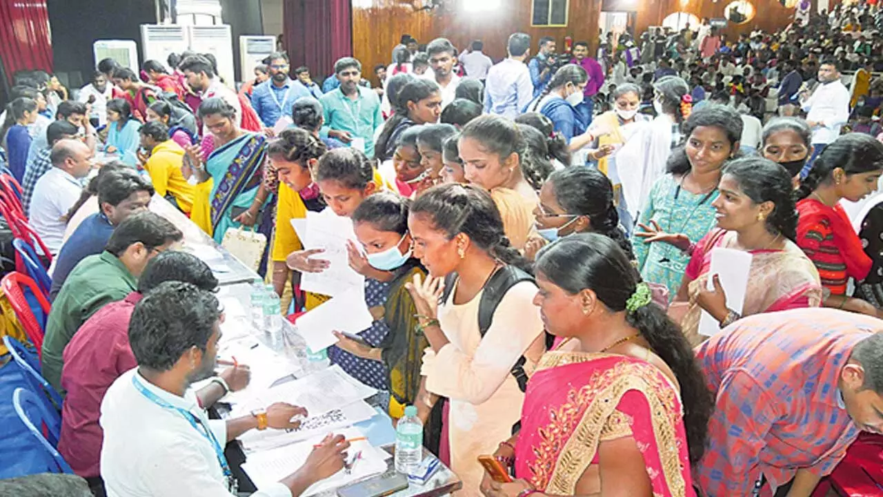 JOB MELA : మెడ్ ప్లస్ ఫార్మసీ ఆధ్వర్యంలో జాబ్ మేళా JOB MELA : మెడ్ ప్లస్ ఫార్మసీ ఆధ్వర్యంలో జాబ్ మేళా