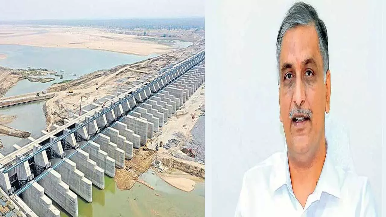TG : మాజీ మంత్రి హరీశ్ రావుకు నోటీసులు.. మరోసారి విచారణకు రావాలన్న.. TG : మాజీ మంత్రి హరీశ్ రావుకు నోటీసులు.. మరోసారి విచారణకు రావాలన్న..