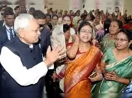 Nitish Kumar: బీహార్ అసెంబ్లీ ఎన్నికల వేళ మహిళలపై వరాలు Nitish Kumar: బీహార్ అసెంబ్లీ ఎన్నికల వేళ మహిళలపై వరాలు