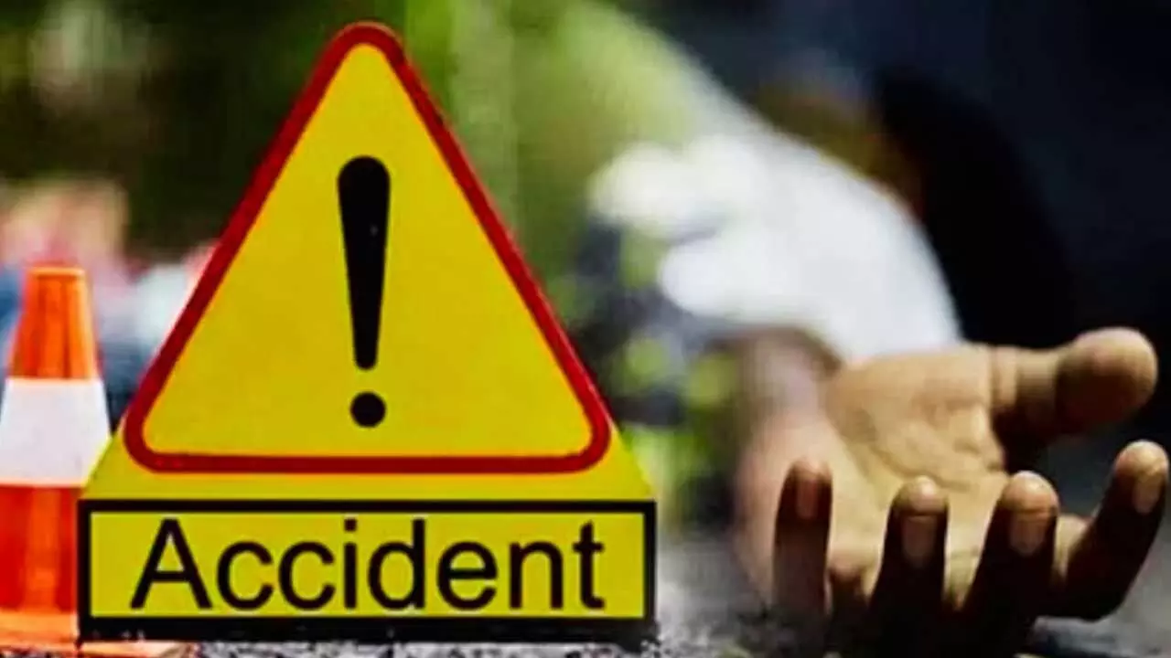 Road Accident : స్కూల్ కు వెళ్తుండగా రోడ్డు ప్రమాదం.. స్పాట్ లోనే.. Road Accident : స్కూల్ కు వెళ్తుండగా రోడ్డు ప్రమాదం.. స్పాట్ లోనే..