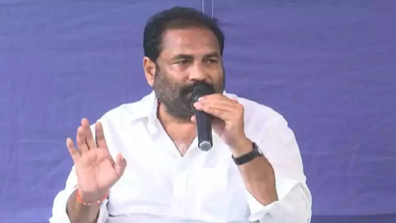 AP : నల్లపురెడ్డి వెంటనే క్షమాపణలు చెప్పాలి : ఎమ్మెల్యే కోటంరెడ్డి AP : నల్లపురెడ్డి వెంటనే క్షమాపణలు చెప్పాలి : ఎమ్మెల్యే కోటంరెడ్డి