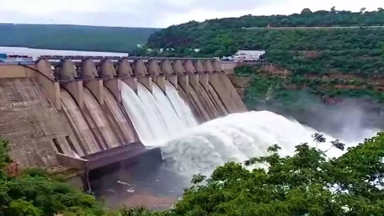 Srisailam Dam : తెలంగాణకు షాక్... శ్రీశైలం డ్యామ్ గేట్లు ఎత్తివేత... Srisailam Dam : తెలంగాణకు షాక్... శ్రీశైలం డ్యామ్ గేట్లు ఎత్తివేత...
