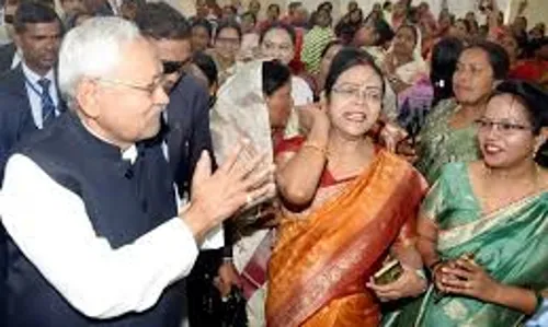Nitish Kumar: బీహార్ అసెంబ్లీ ఎన్నికల వేళ మహిళలపై వరాలు Nitish Kumar: బీహార్ అసెంబ్లీ ఎన్నికల వేళ మహిళలపై వరాలు