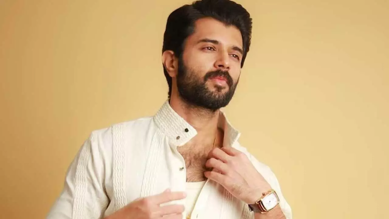 Vijay Deverakonda : ఏ ట్యాగ్ లేకుండా ఉన్న హీరో నేనొక్కడినే! Vijay Deverakonda : ఏ ట్యాగ్ లేకుండా ఉన్న హీరో నేనొక్కడినే!