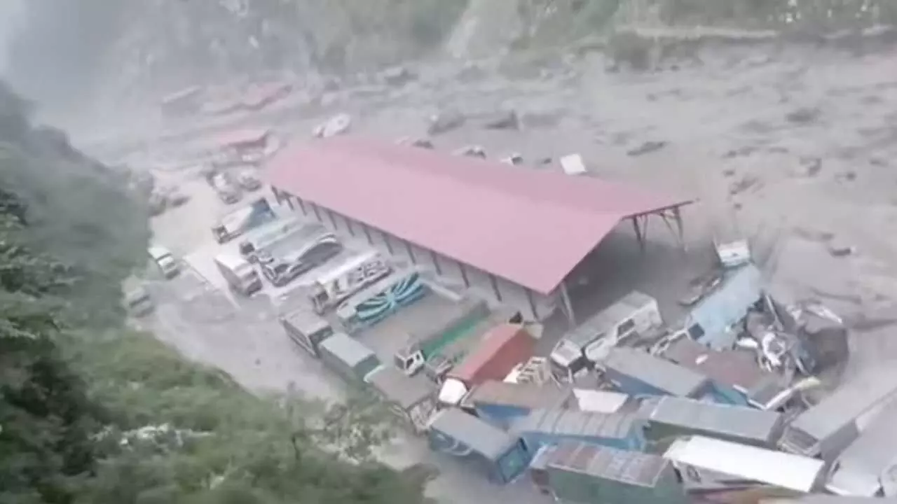 Nepal-China Border : నేపాల్-చైనా సరిహద్దులో వరదలు Nepal-China Border : నేపాల్-చైనా సరిహద్దులో వరదలు