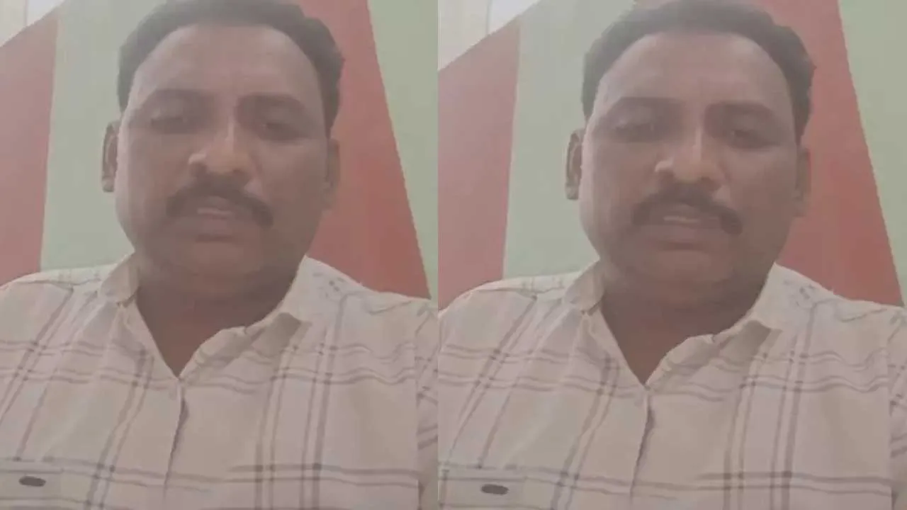 NTR District : వైసీపీ నేత వేధింపులు.. వ్యక్తి ఆత్మహత్యాయత్నం NTR District : వైసీపీ నేత వేధింపులు.. వ్యక్తి ఆత్మహత్యాయత్నం
