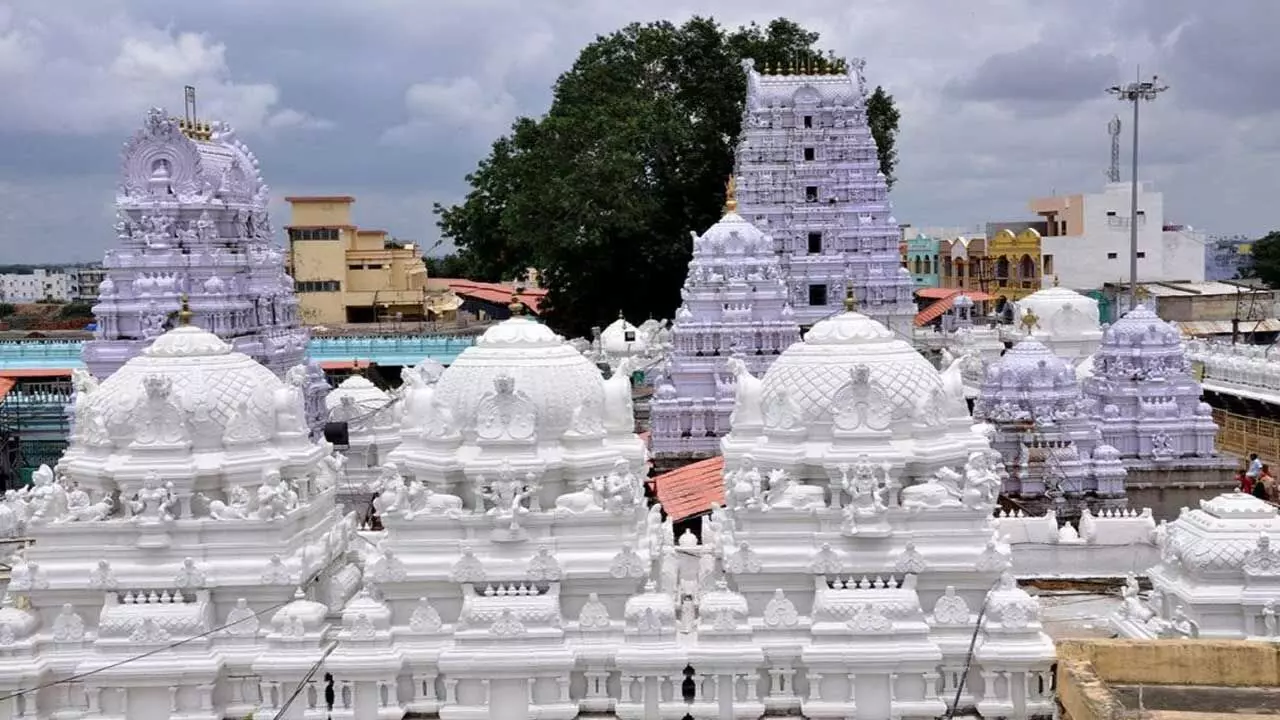 Vemulawada Rajanna Temple : వేములవాడ రాజన్న ఆలయ ప్రత్యేకతలు ఏంటీ? Vemulawada Rajanna Temple : వేములవాడ రాజన్న ఆలయ ప్రత్యేకతలు ఏంటీ?