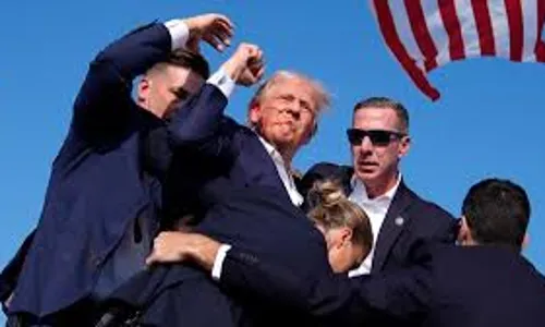 Donald Trump: ట్రంప్పై కాల్పుల ఘటన: ఏడాది తర్వాత సీక్రెట్ సర్వీస్ ఏజెంట్లపై వేటు Donald Trump: ట్రంప్పై కాల్పుల ఘటన: ఏడాది తర్వాత సీక్రెట్ సర్వీస్ ఏజెంట్లపై వేటు